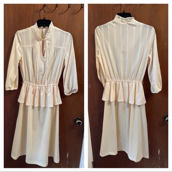 Sophie yellow cottage midi dress - Picture 2 of 8